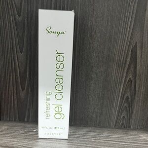 Forever Sonya Refreshing Gel Cleanser